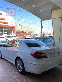 هیوندای جێنسس